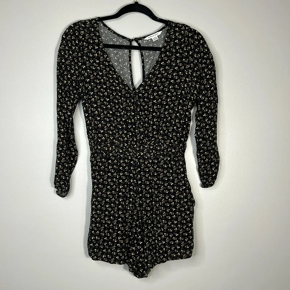 American Eagle Floral Romper - Medium - EUC